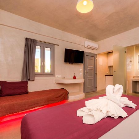 The Muses Of Santorini Private Jacuzzi Suites Vothon Bagian luar foto
