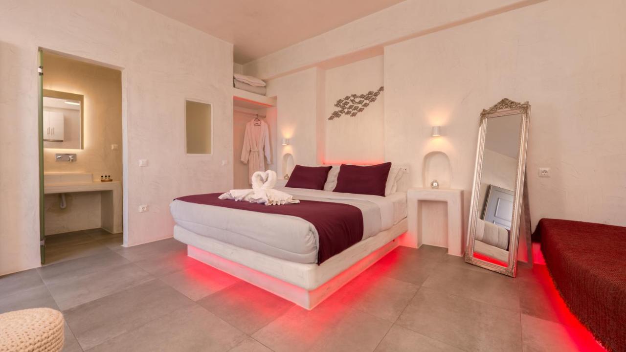 The Muses Of Santorini Private Jacuzzi Suites Vothon Bagian luar foto