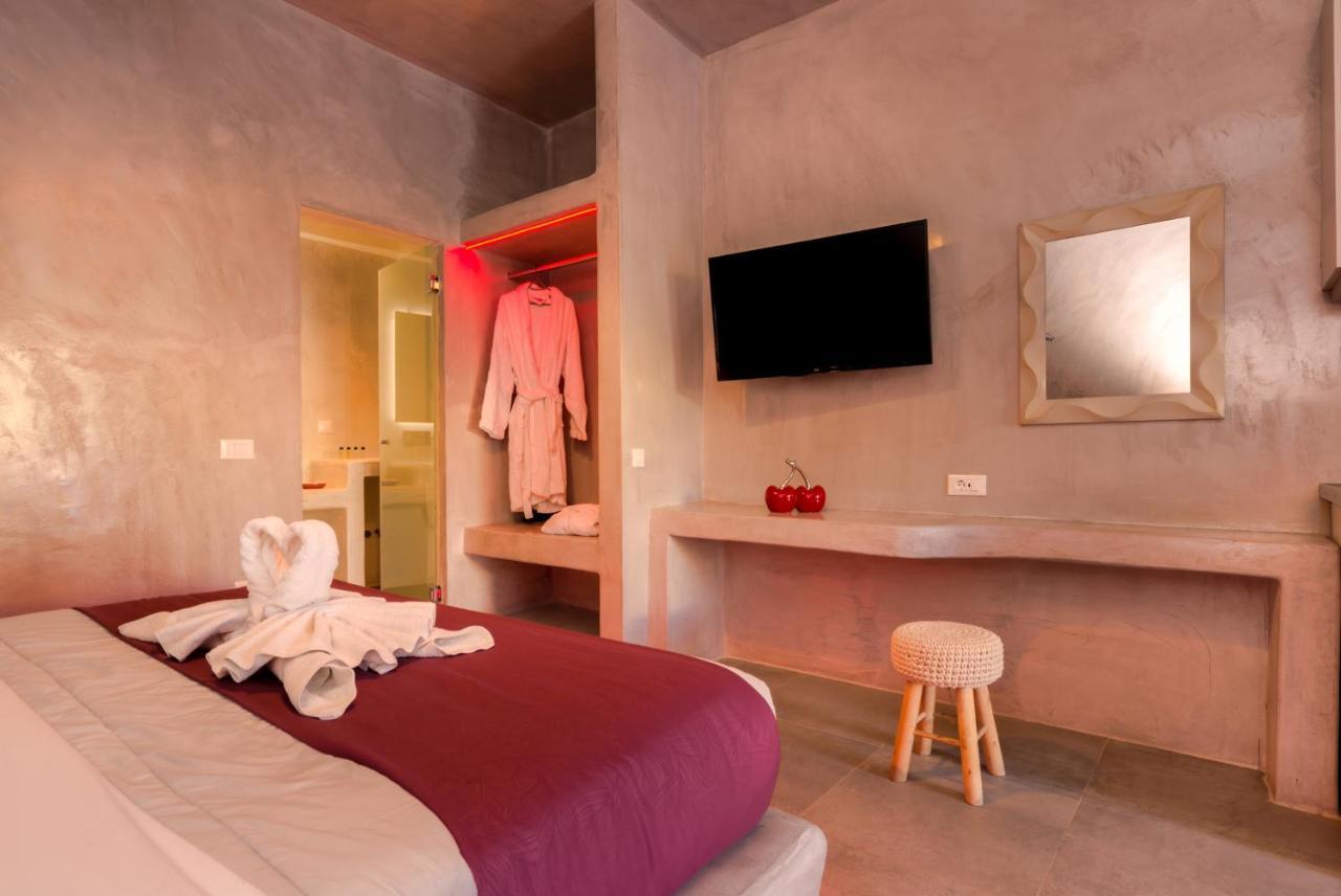 The Muses Of Santorini Private Jacuzzi Suites Vothon Bagian luar foto