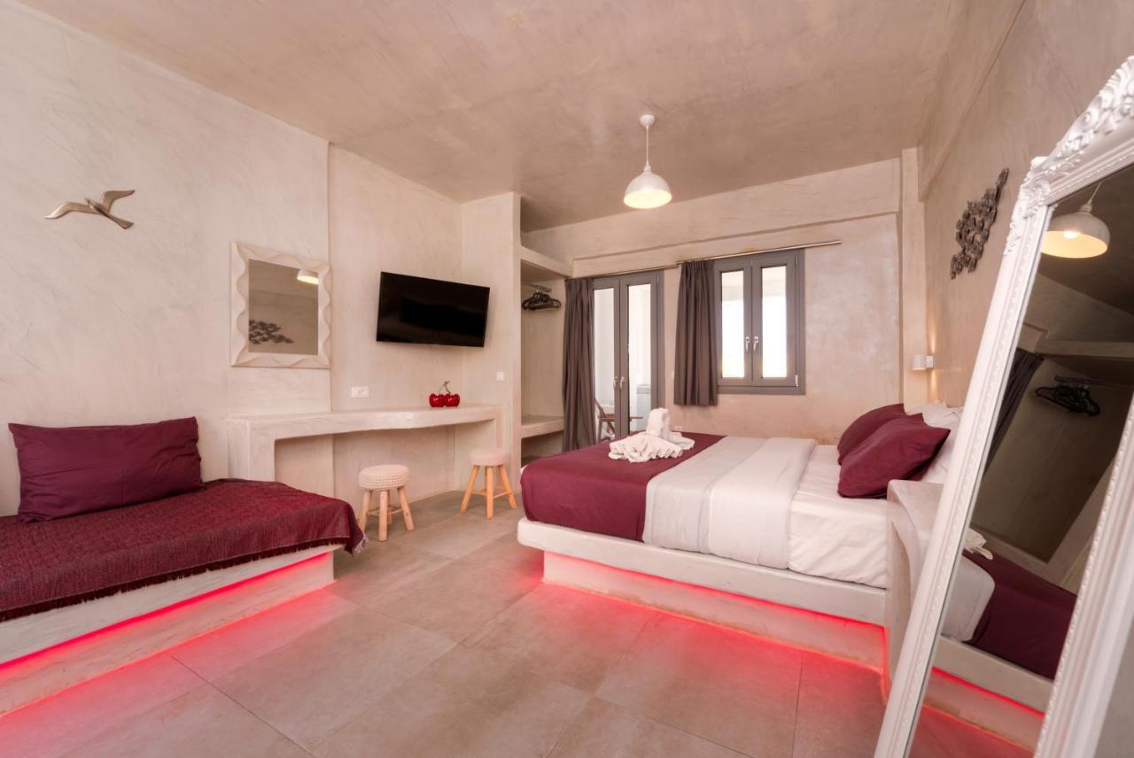 The Muses Of Santorini Private Jacuzzi Suites Vothon Bagian luar foto