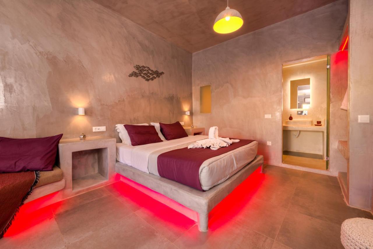 The Muses Of Santorini Private Jacuzzi Suites Vothon Bagian luar foto