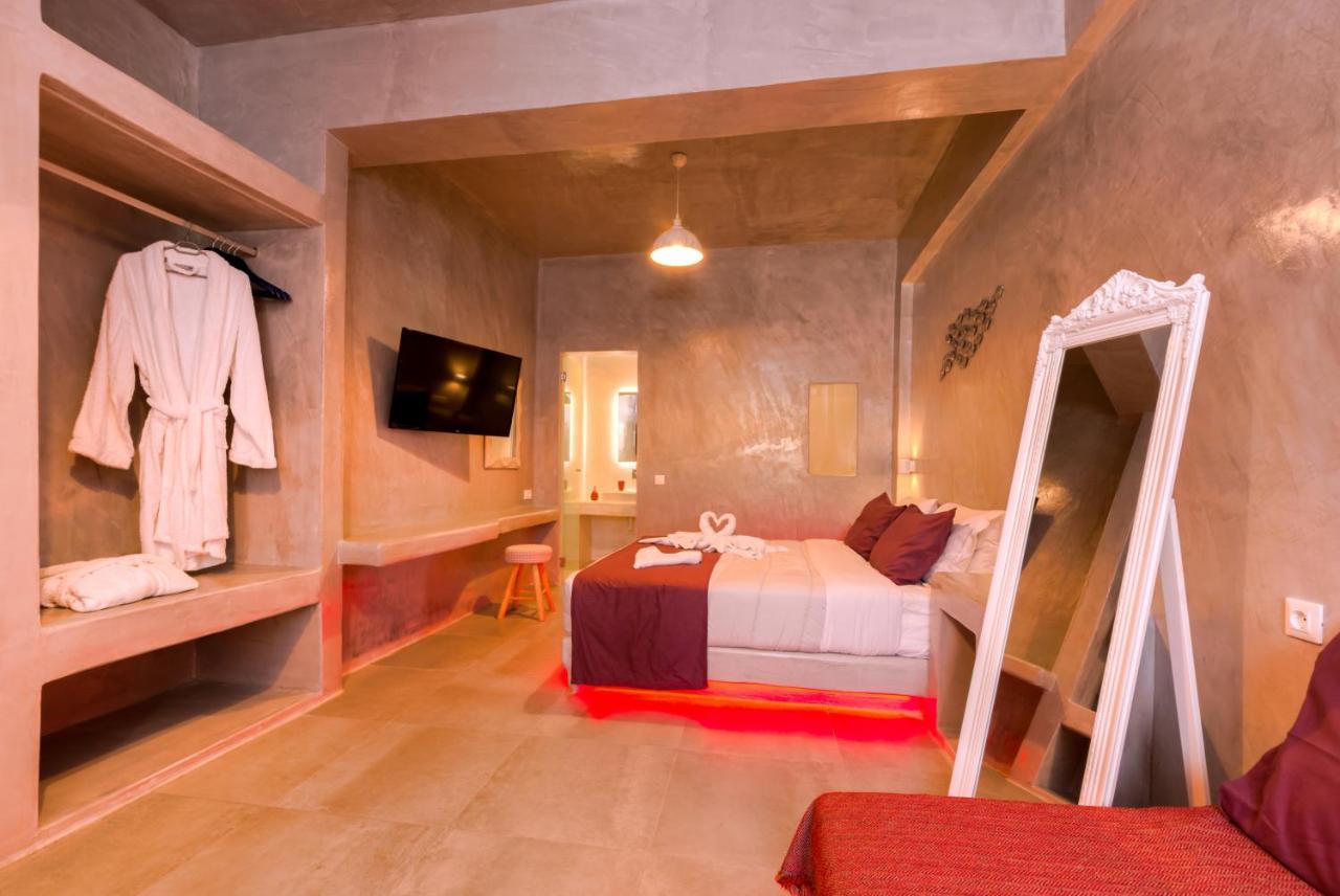 The Muses Of Santorini Private Jacuzzi Suites Vothon Bagian luar foto