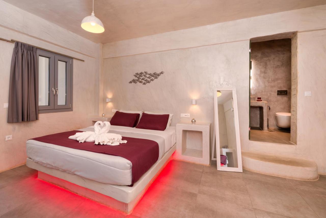 The Muses Of Santorini Private Jacuzzi Suites Vothon Bagian luar foto