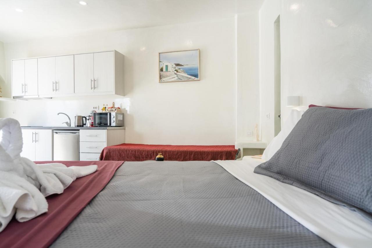 The Muses Of Santorini Private Jacuzzi Suites Vothon Bagian luar foto