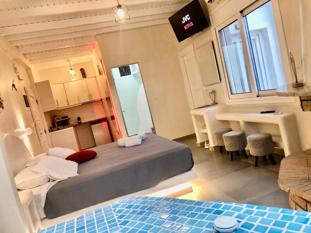 The Muses Of Santorini Private Jacuzzi Suites Vothon Bagian luar foto