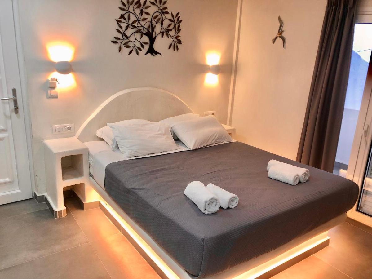 The Muses Of Santorini Private Jacuzzi Suites Vothon Bagian luar foto