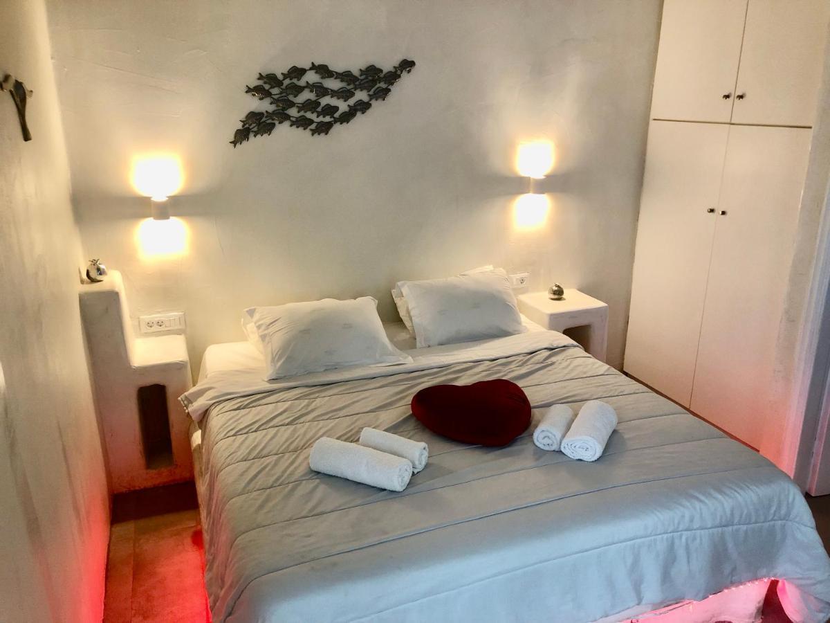 The Muses Of Santorini Private Jacuzzi Suites Vothon Bagian luar foto