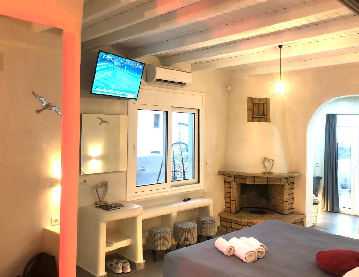 The Muses Of Santorini Private Jacuzzi Suites Vothon Bagian luar foto