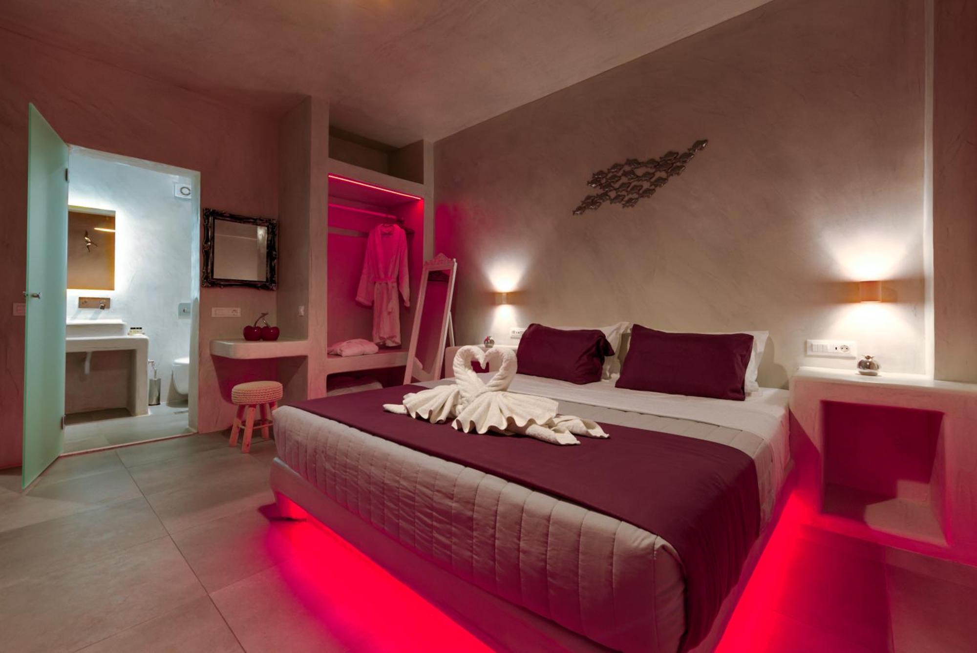 The Muses Of Santorini Private Jacuzzi Suites Vothon Bagian luar foto