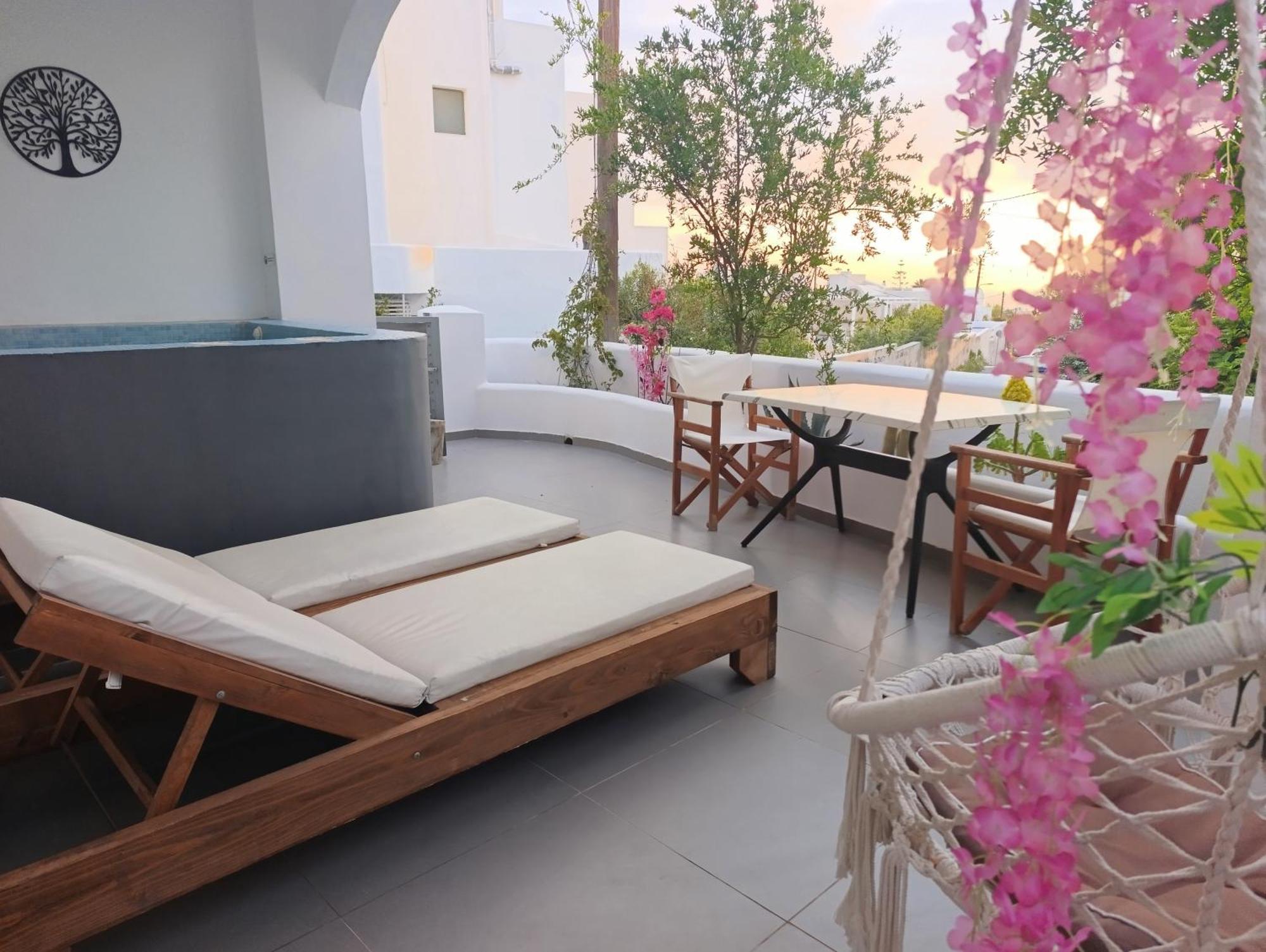 The Muses Of Santorini Private Jacuzzi Suites Vothon Ruang foto