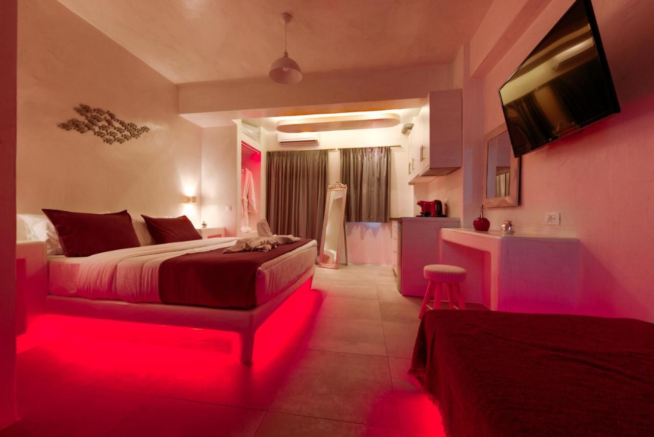 The Muses Of Santorini Private Jacuzzi Suites Vothon Bagian luar foto