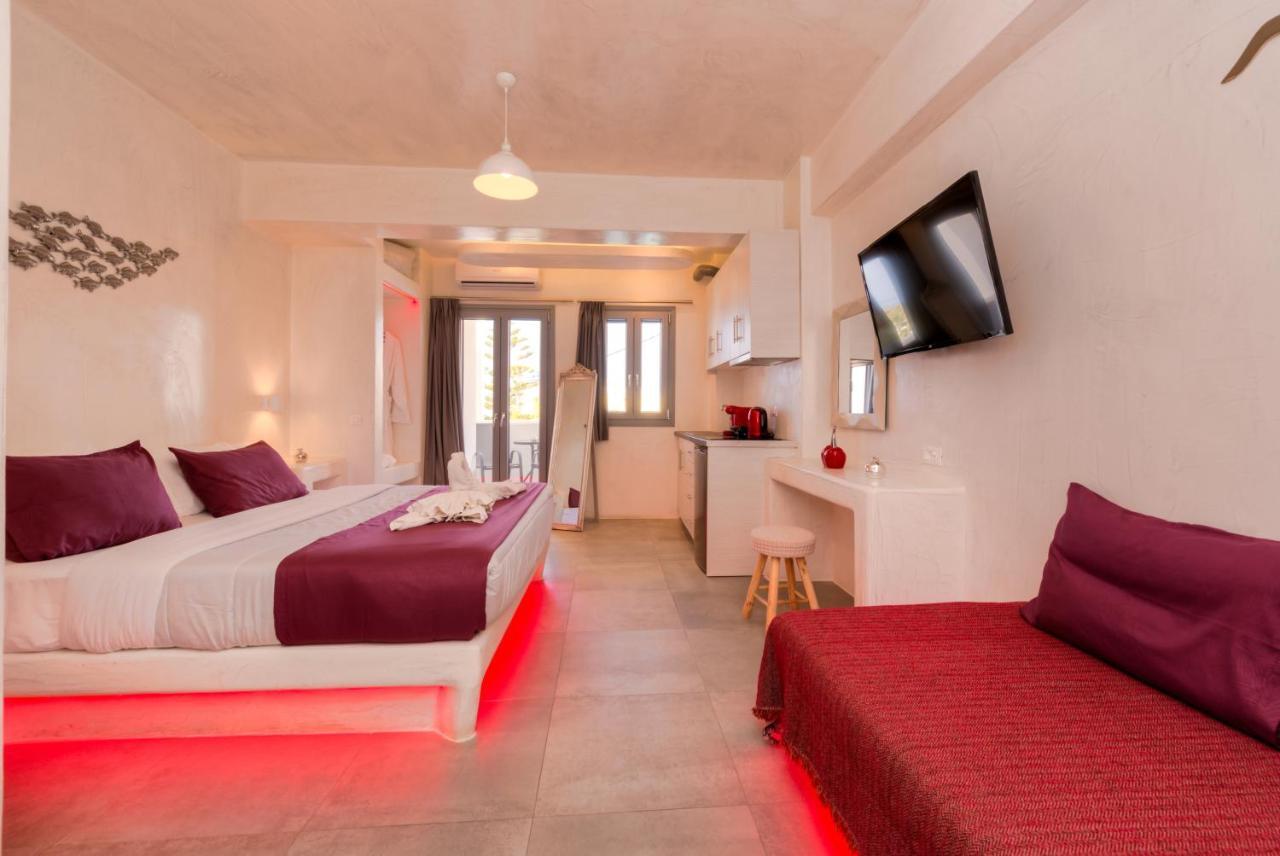 The Muses Of Santorini Private Jacuzzi Suites Vothon Bagian luar foto